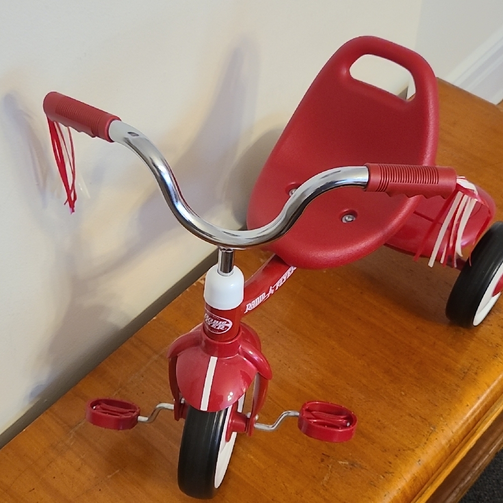 Classic Red Kids Tricycle with Easy-Grab Seat
